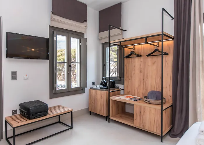 Sandom Szálloda Párosz