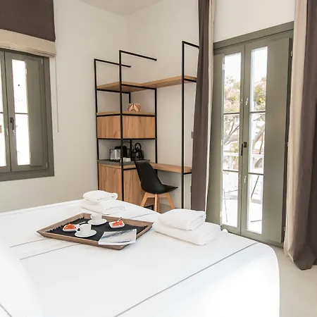 Sandom Parikia (Paros)