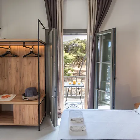 Sandom Parikia (Paros)